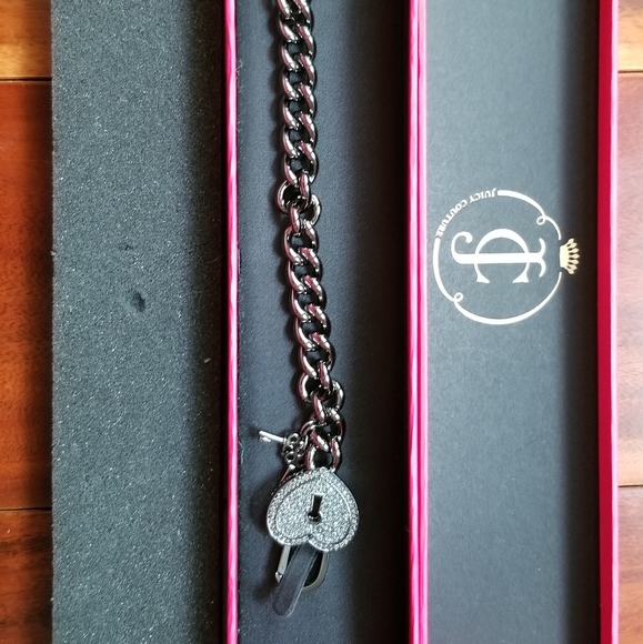 BN JUICY COUTURE DARK SILVER PAVE HEART PADLOCK AND KEYS BRACELET - Picture 3 of 8